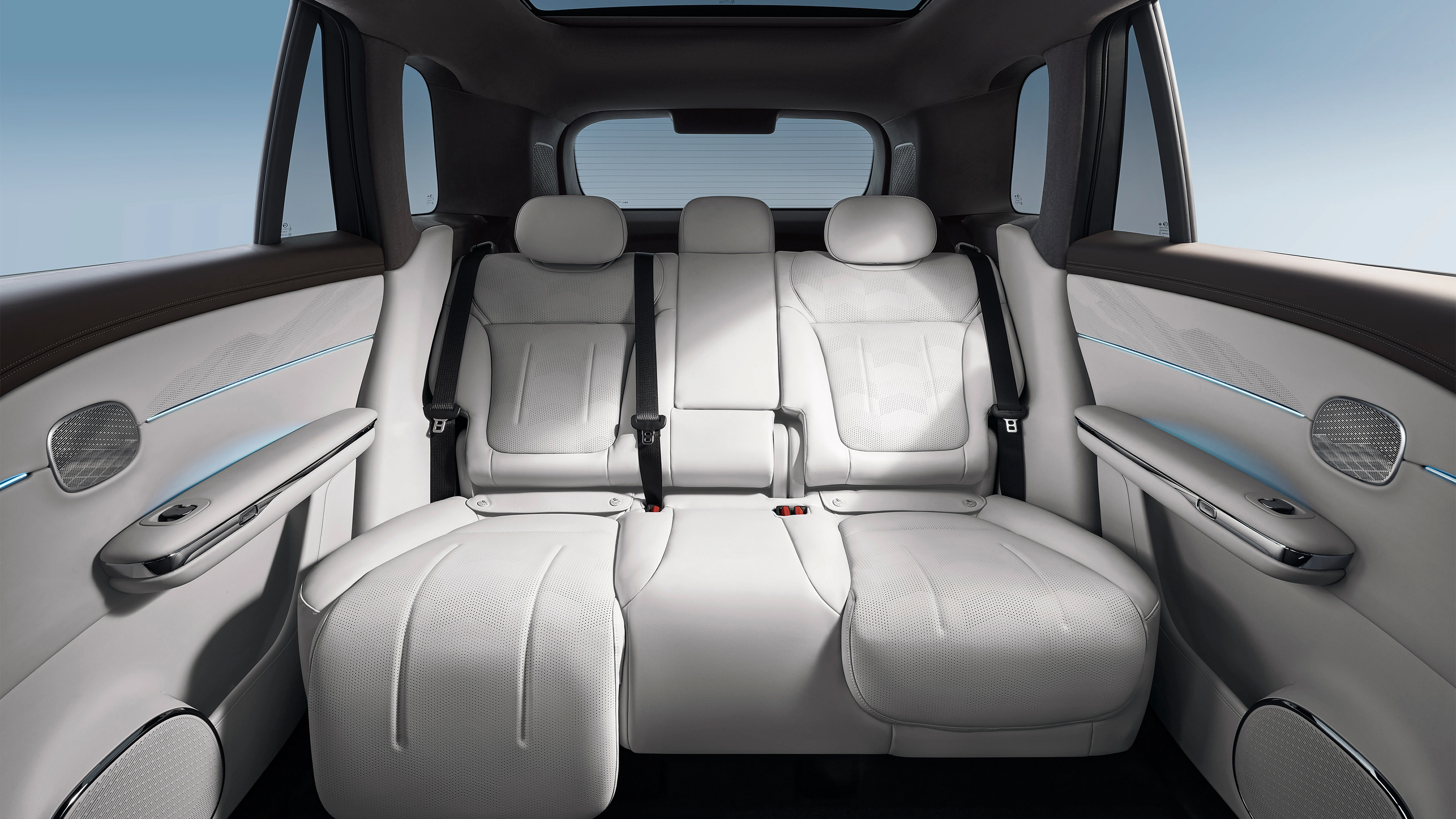 Aesthetics In Motion | Redefining SUV Styling and Uncompromising Comfort