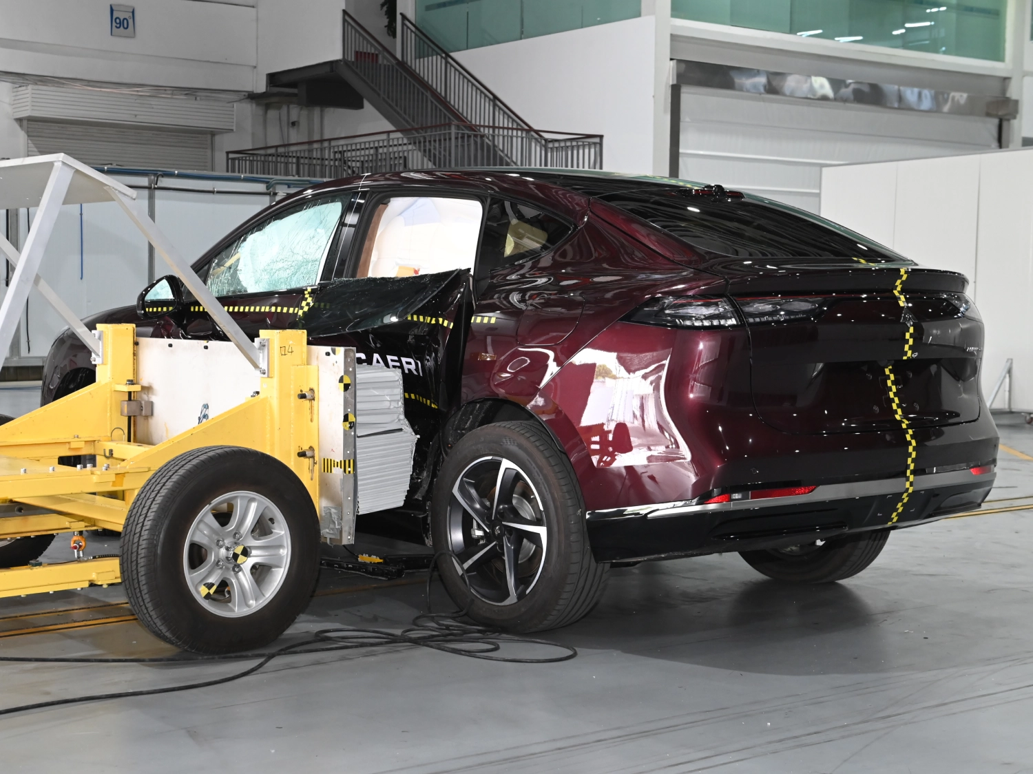6 Airbags | Dual Front Airbags, Dual Front Side Airbags, and Side Curtain Airbags combine to deliver comprehensive passenger protection